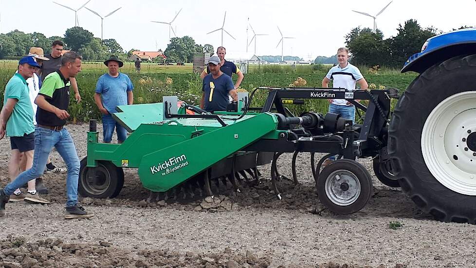 De Kvick-Finn combineert door middel van zijn snel draaiende rotoras met pennen ondiepe grondbewerking met mechanische onkruidbestrijding. Wordt ook ingezet voor het maken van een vals zaaibed of voor stoppelbewerking.