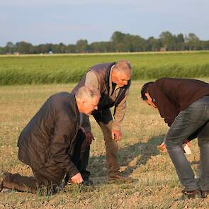 Even wat sneller rijden of een wat hogere veerdruk. In het veld is meteen te zien wat dat doet met het resultaat.